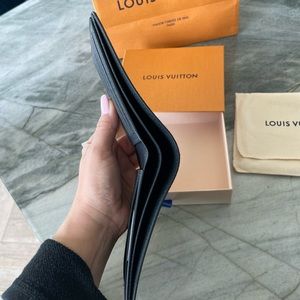 LOUIS VUITTON Ombre Leather Multiple Wallet Acajou 674139